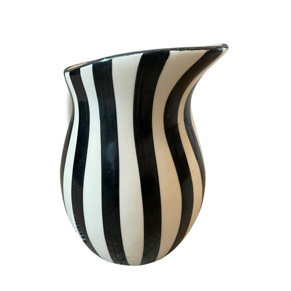 Hand Painted Striped Ceramic Pitcher 8in Made in India Black & Cream NEW - Picture 15 of 15